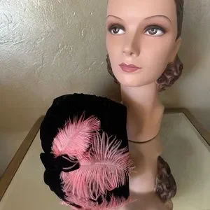 MODISH 1950s\' BLACK DRAPED VELVET HAT WITH PINK FEATHERS Accessories | Modish 195s Black Draped Velvet Hat With Pink  main image 2